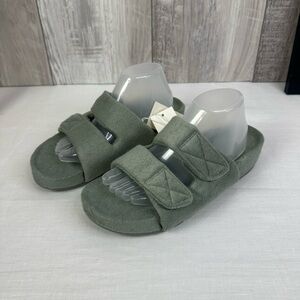 Women’s Slippers in Olive Green